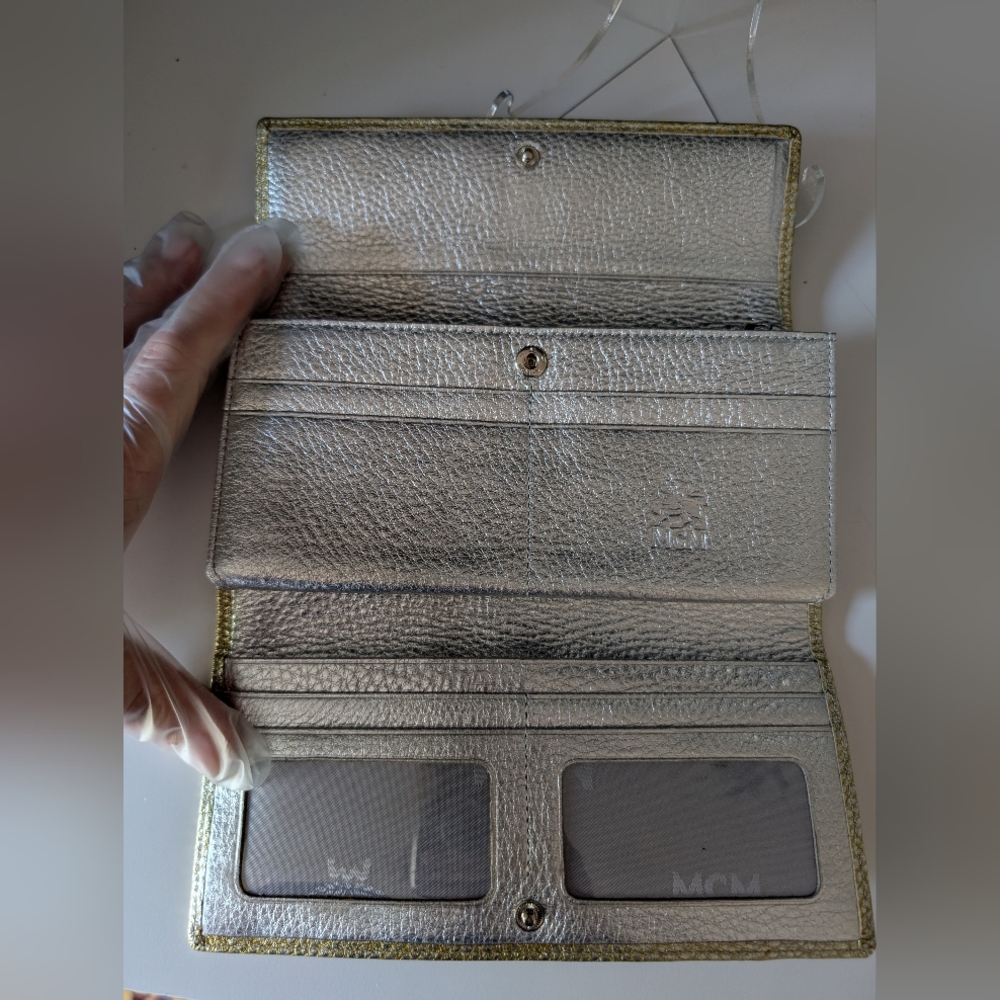 MCM Princess Lion Long Wallet - Picture 7 of 12